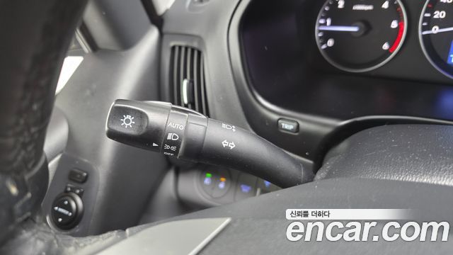 Hyundai Starex 2019 — photo 27