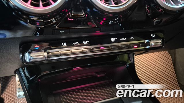 Mercedes-Benz CLA-Class 2025 — photo 16