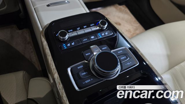 Genesis EQ900 2018 — photo 27