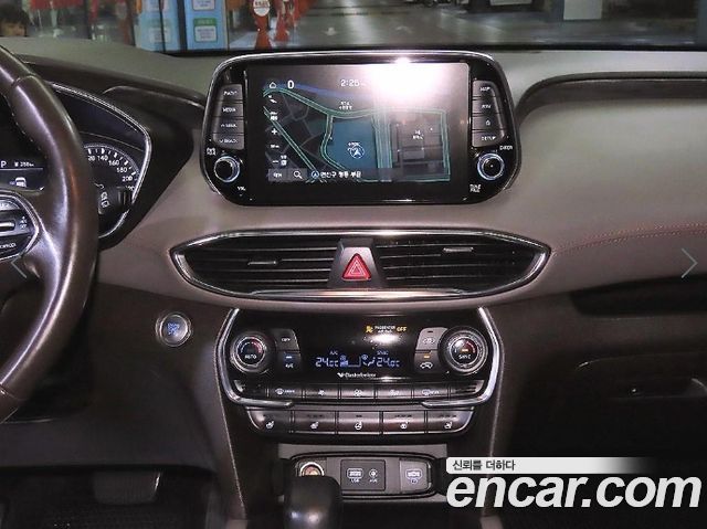 Hyundai Santafe 2019 — photo 11