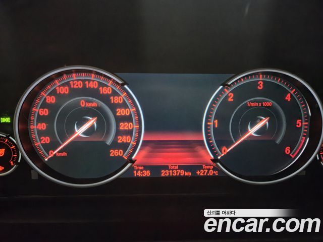 BMW 5-Series 2015 — photo 8