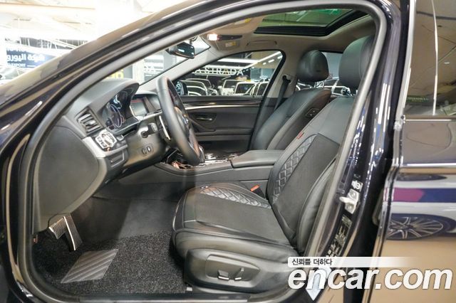 BMW 5-Series 2015 — photo 10