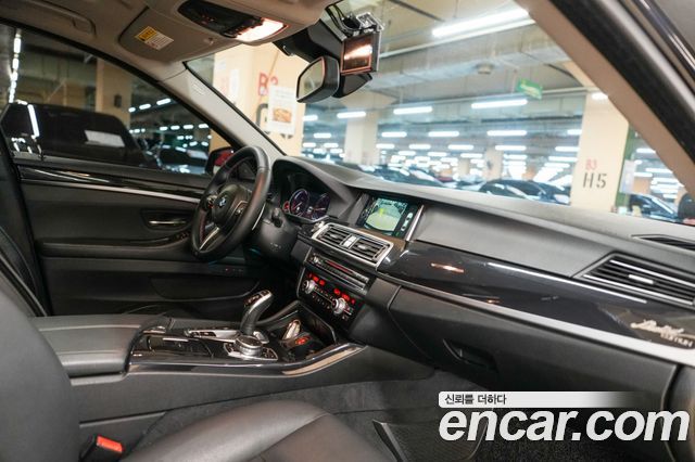 BMW 5-Series 2015 — photo 13