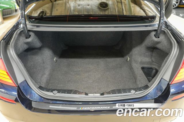 BMW 5-Series 2015 — photo 20