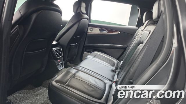 Lincoln Nautilus 2020 — photo 16