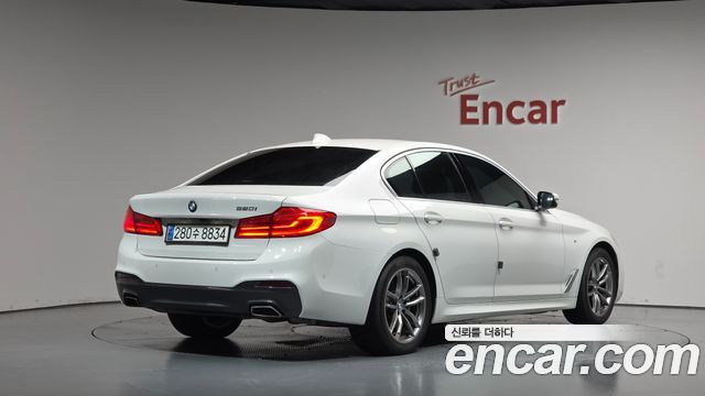 BMW 5-Series 2020 — photo 2