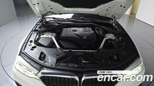BMW 5-Series 2020 — photo 6