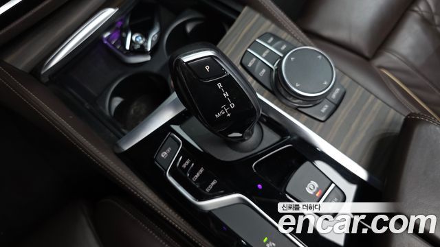 BMW 5-Series 2020 — photo 12