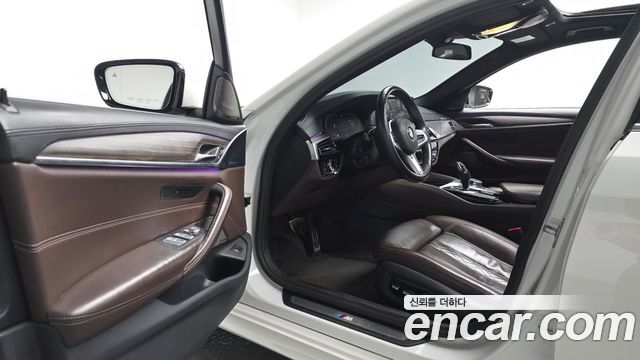 BMW 5-Series 2020 — photo 13