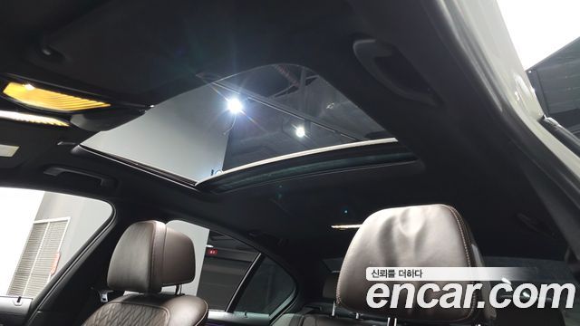 BMW 5-Series 2020 — photo 22