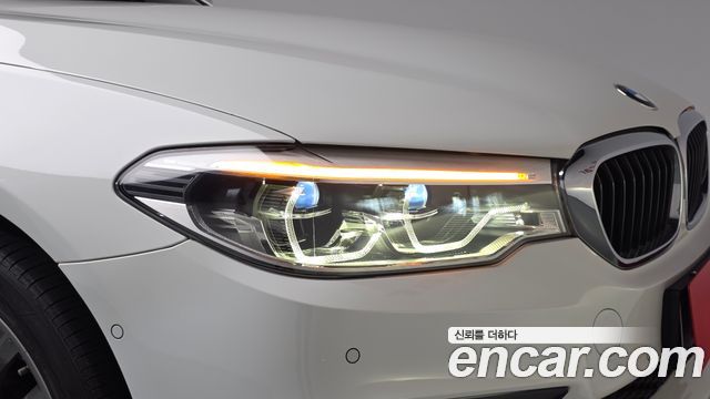 BMW 5-Series 2020 — photo 8
