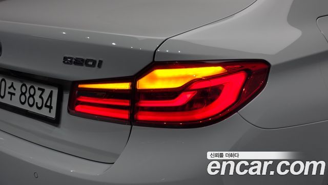 BMW 5-Series 2020 — photo 9