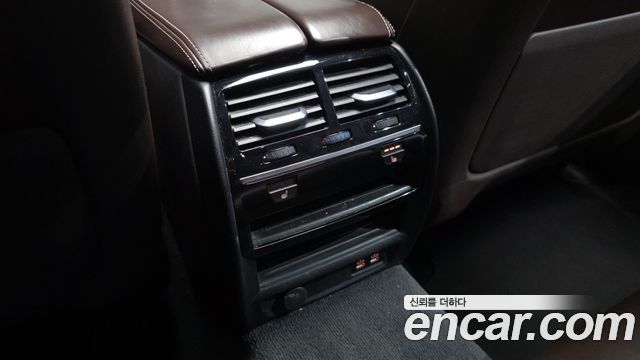 BMW 5-Series 2020 — photo 32