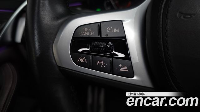 BMW 5-Series 2020 — photo 34