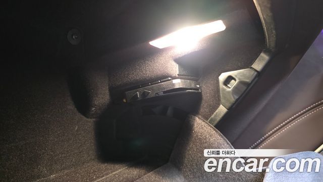 BMW 5-Series 2020 — photo 35