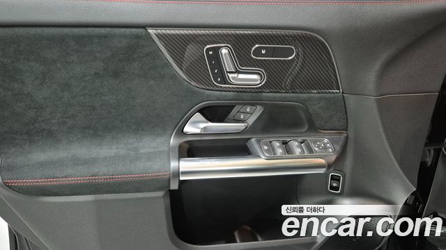 Mercedes-Benz GLA-Class 2022 — photo 11