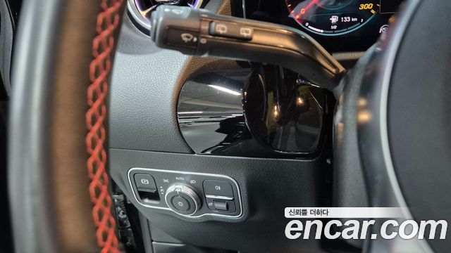 Mercedes-Benz GLA-Class 2022 — photo 12