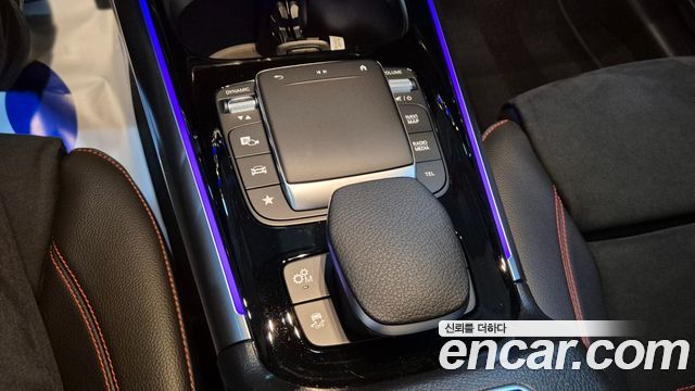 Mercedes-Benz GLA-Class 2022 — photo 18