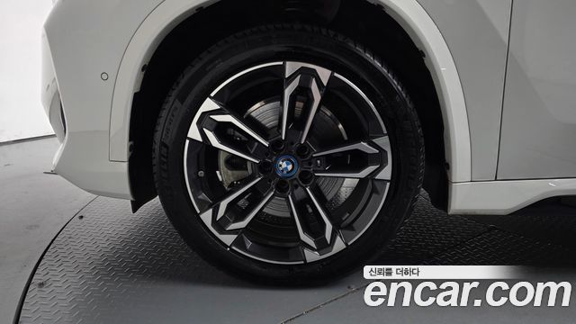BMW iX1 2025 — photo 5