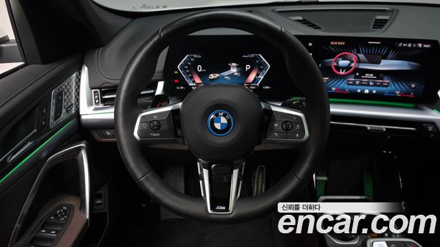 BMW iX1 2025 — photo 13