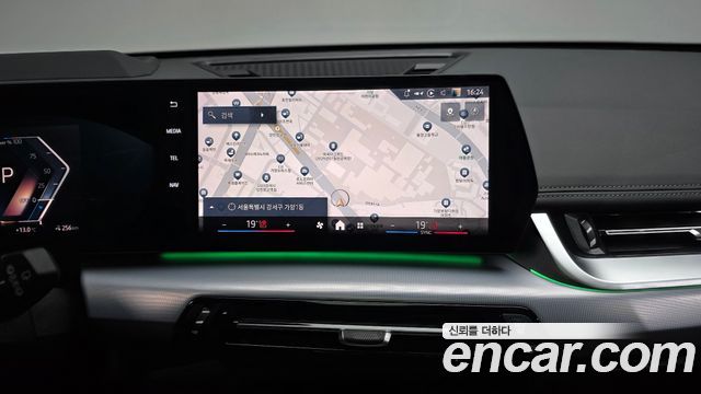 BMW iX1 2025 — photo 14