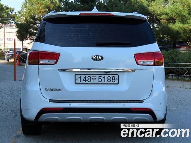 Kia Canival 2016 — photo 5
