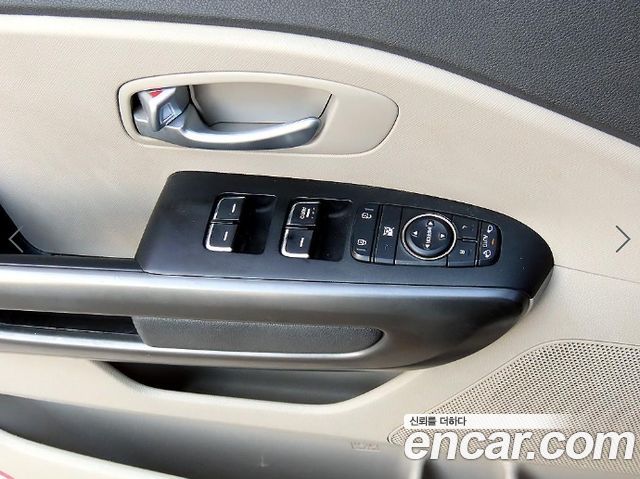 Kia Canival 2016 — photo 12