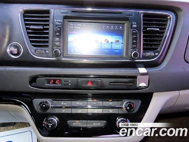 Kia Canival 2016 — photo 14