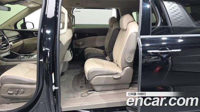 Kia Canival 2025 — photo 16