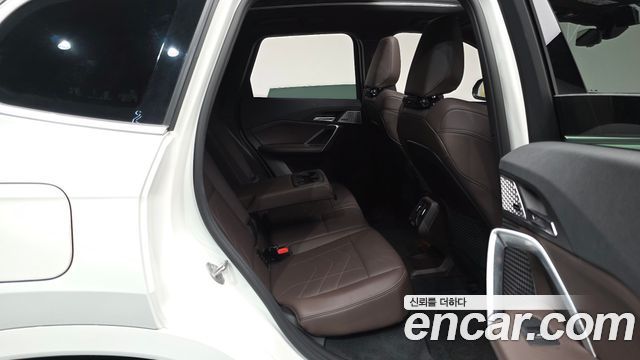 BMW iX1 2024 — photo 17