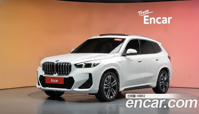 BMW iX1 2024 — photo 1