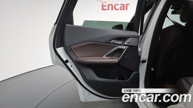 BMW iX1 2024 — photo 15