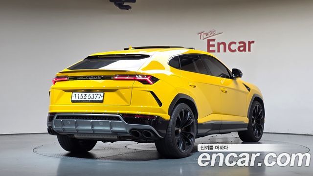 Lamborghini Urus 2020 — photo 2
