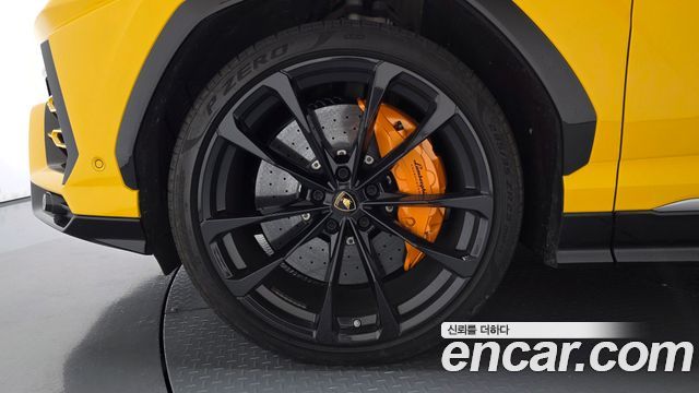 Lamborghini Urus 2020 — photo 5