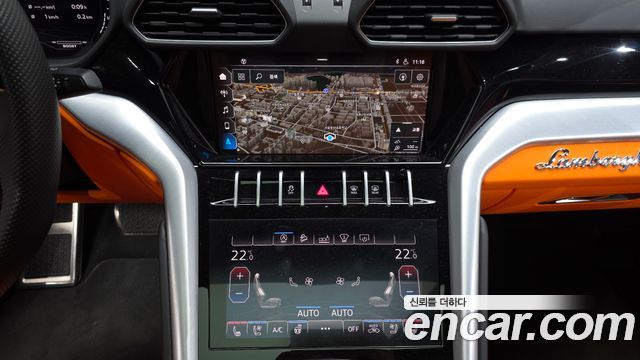 Lamborghini Urus 2020 — photo 14
