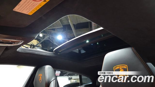 Lamborghini Urus 2020 — photo 17