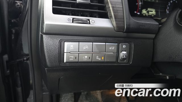 KG Mobility Rexton 2019 — photo 22