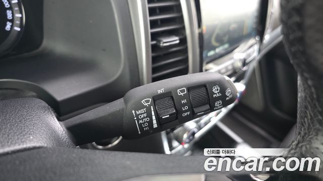 KG Mobility Rexton 2019 — photo 28