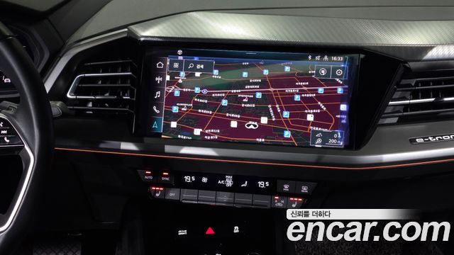 Audi Q4 e-tron 2022 — photo 15