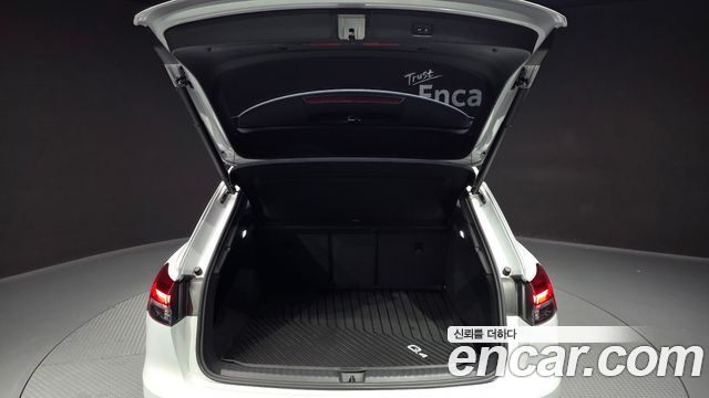 Audi Q4 e-tron 2022 — photo 20