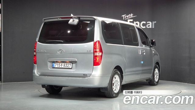 Hyundai Starex 2013 — photo 2