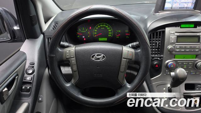 Hyundai Starex 2013 — photo 18