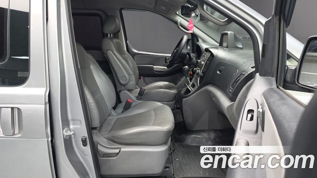 Hyundai Starex 2013 — photo 16