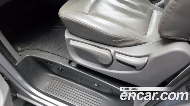 Hyundai Starex 2013 — photo 27