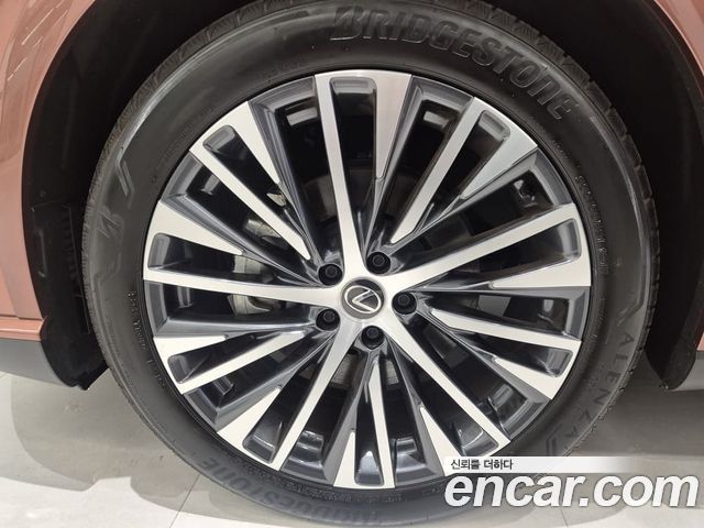 Lexus RX 2025 — photo 5