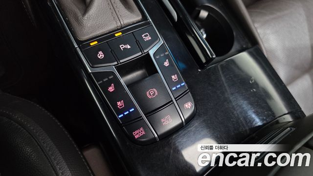 Kia K7 2018 — photo 12