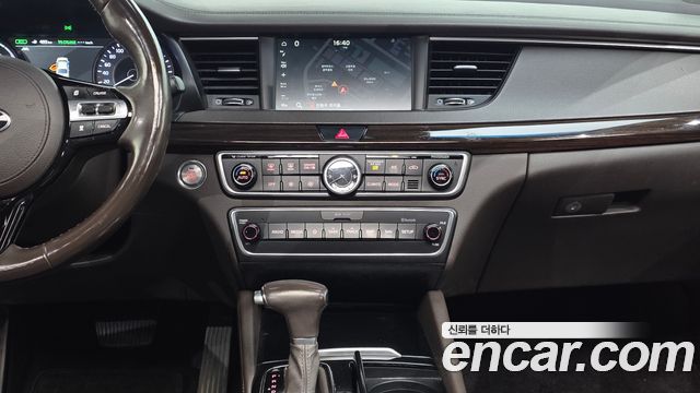 Kia K7 2018 — photo 19
