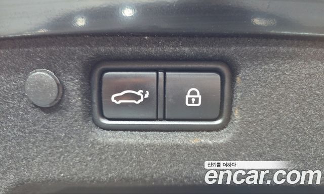 Kia K7 2018 — photo 24