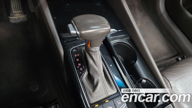 Kia K7 2018 — photo 25