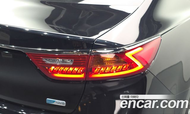 Kia K7 2018 — photo 9